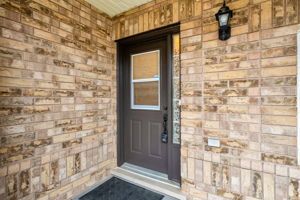 Front Porch/Entrance