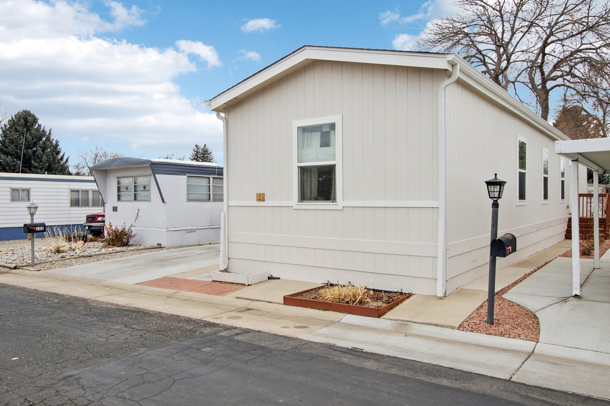 Mountain View Ave 122-003.jpg