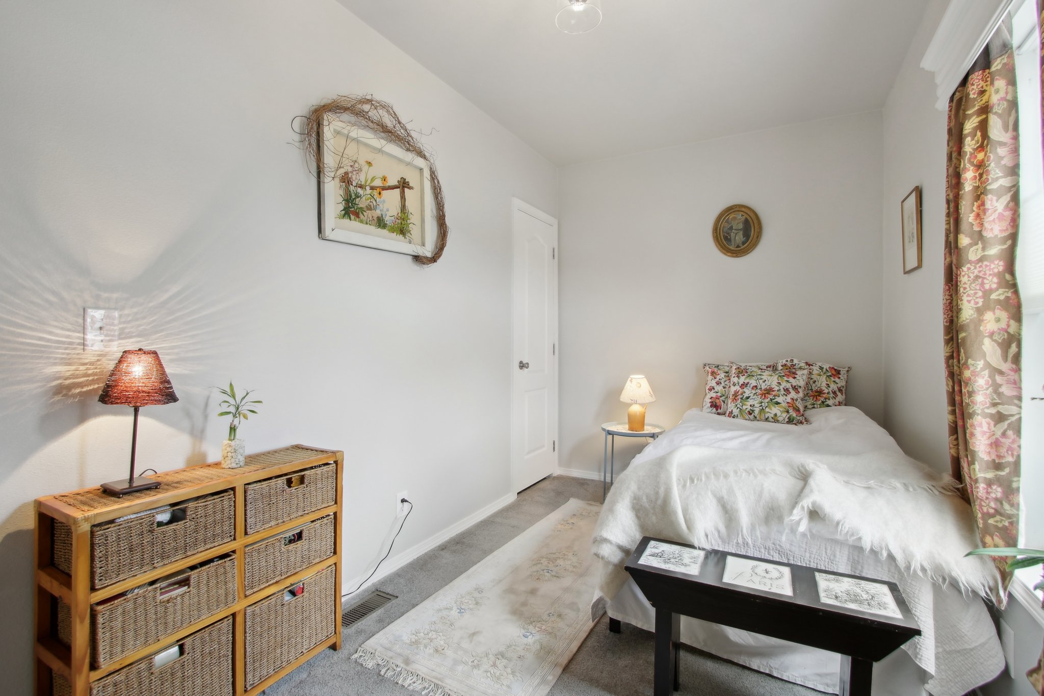 Mountain View Ave 122-029.jpg
