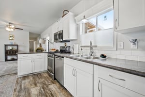 Mountain View Ave 122-015.jpg