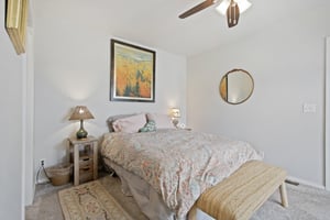 Mountain View Ave 122-019.jpg