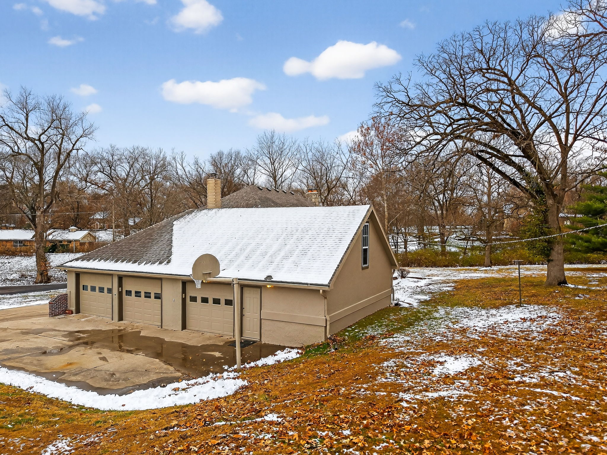 900 NE Barnes Ave-003