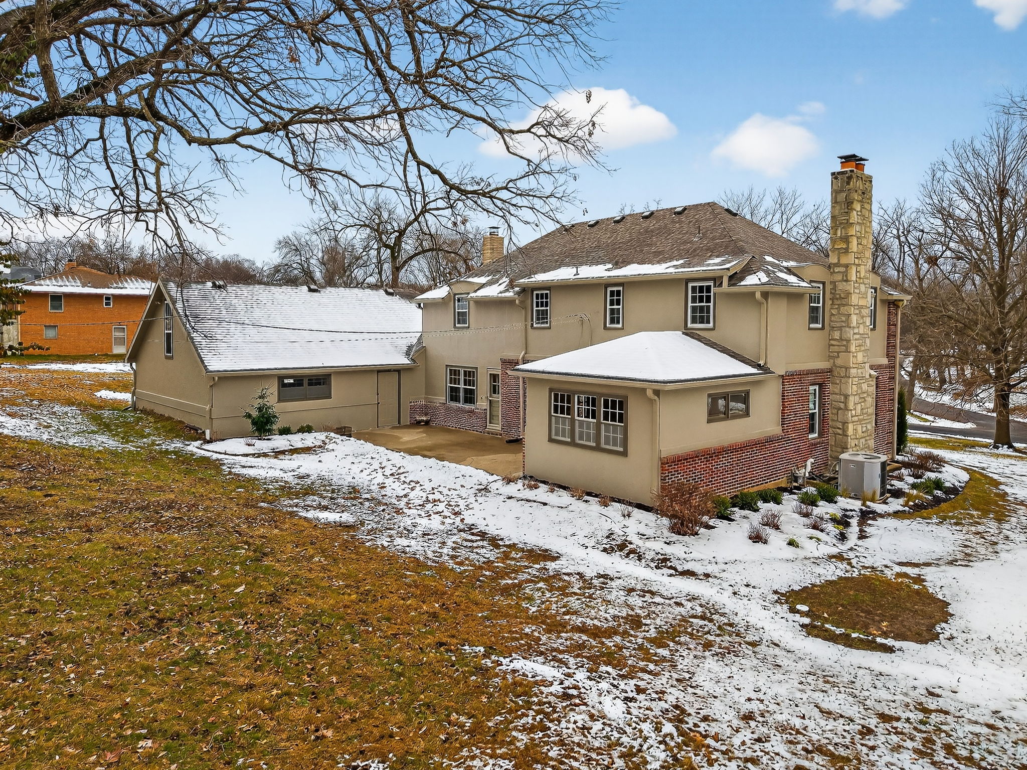 900 NE Barnes Ave-004