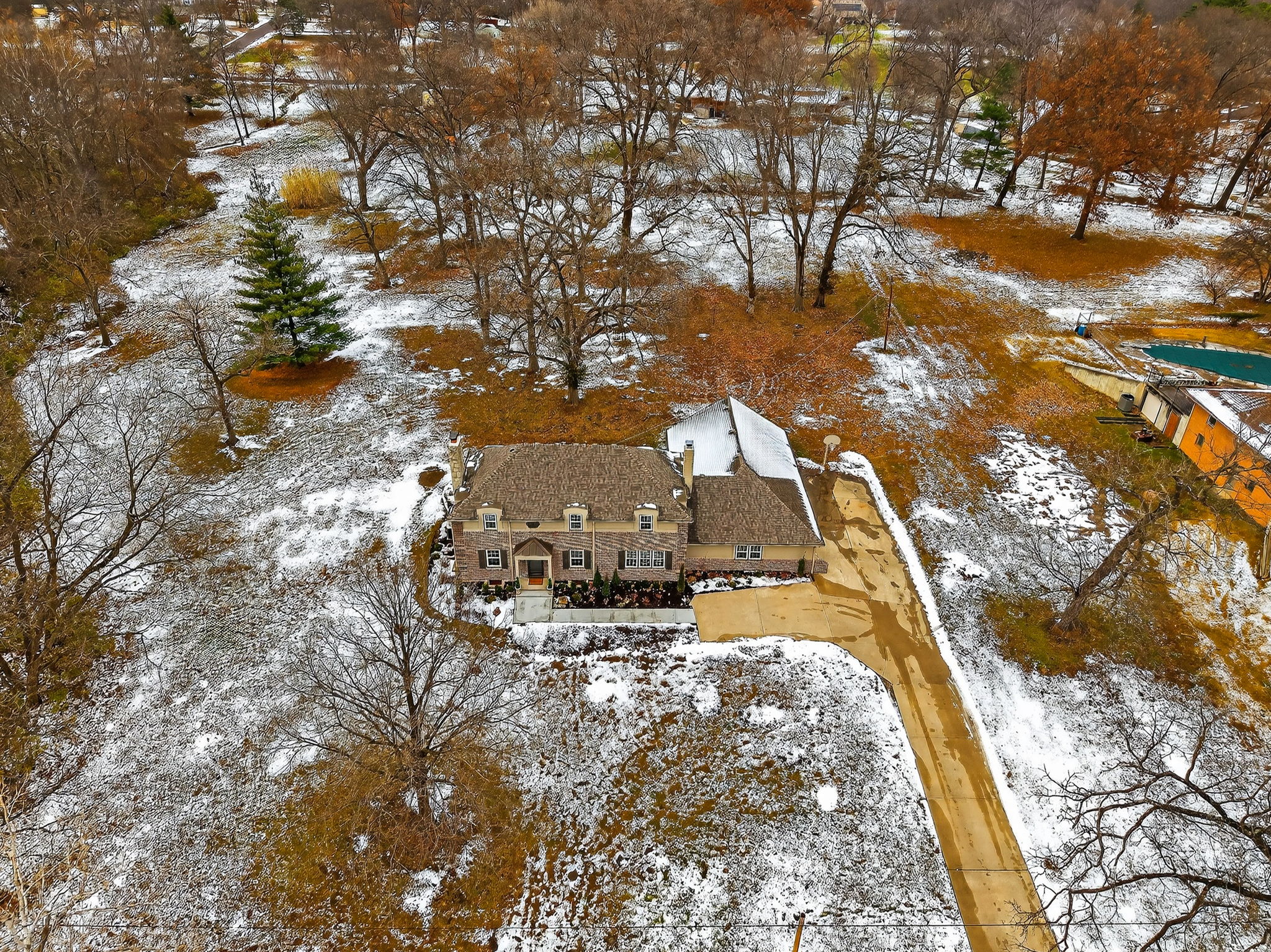 900 NE Barnes Ave-007