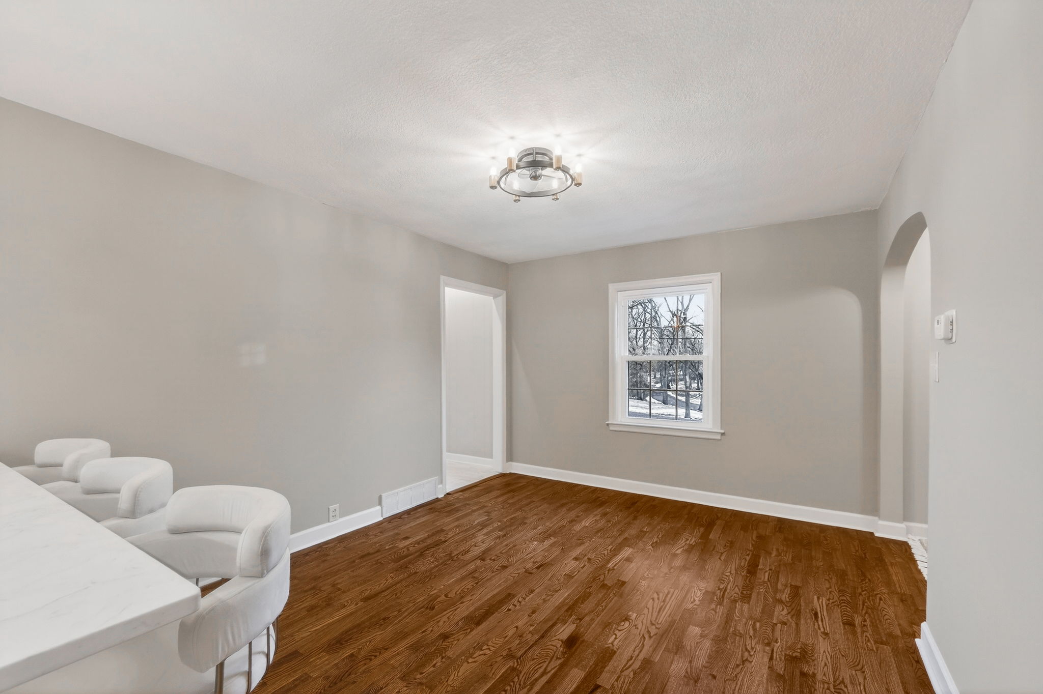 900 NE Barnes Ave-026