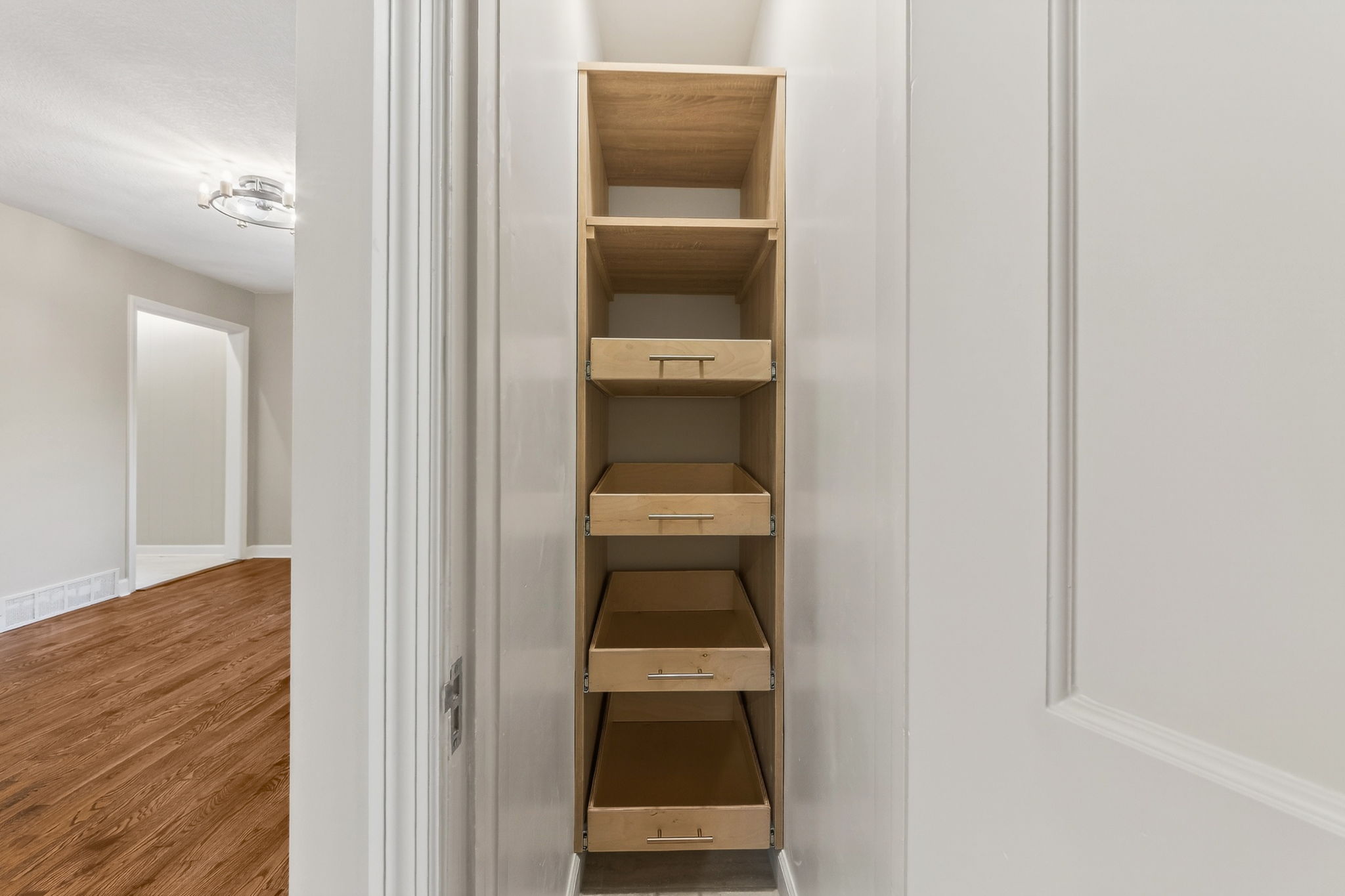 900 NE Barnes Ave-031