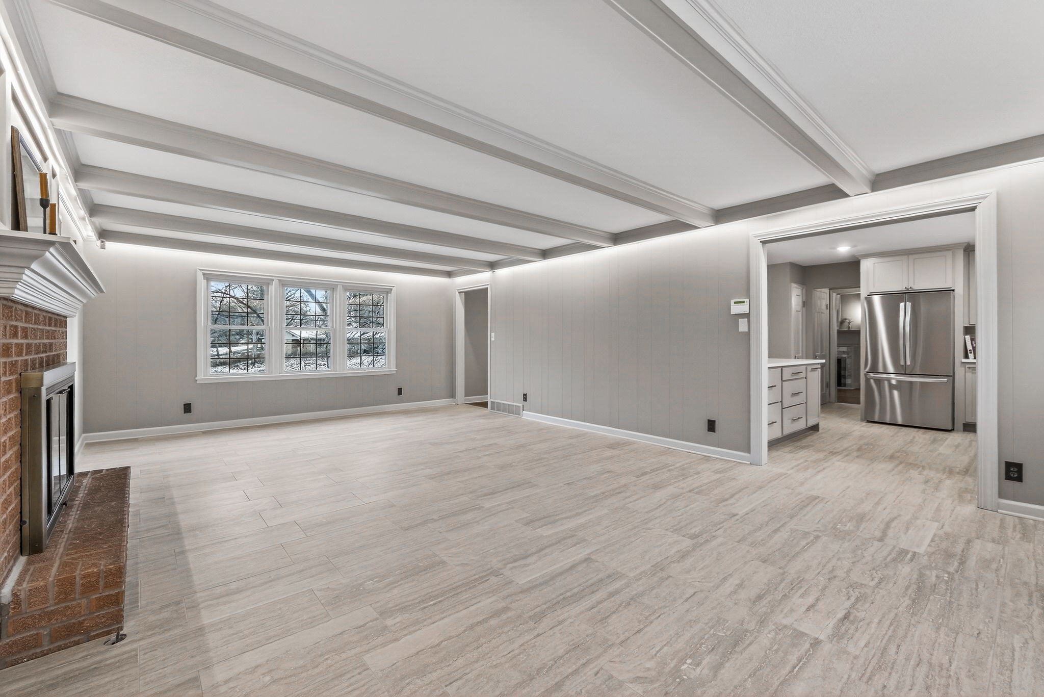 900 NE Barnes Ave-035