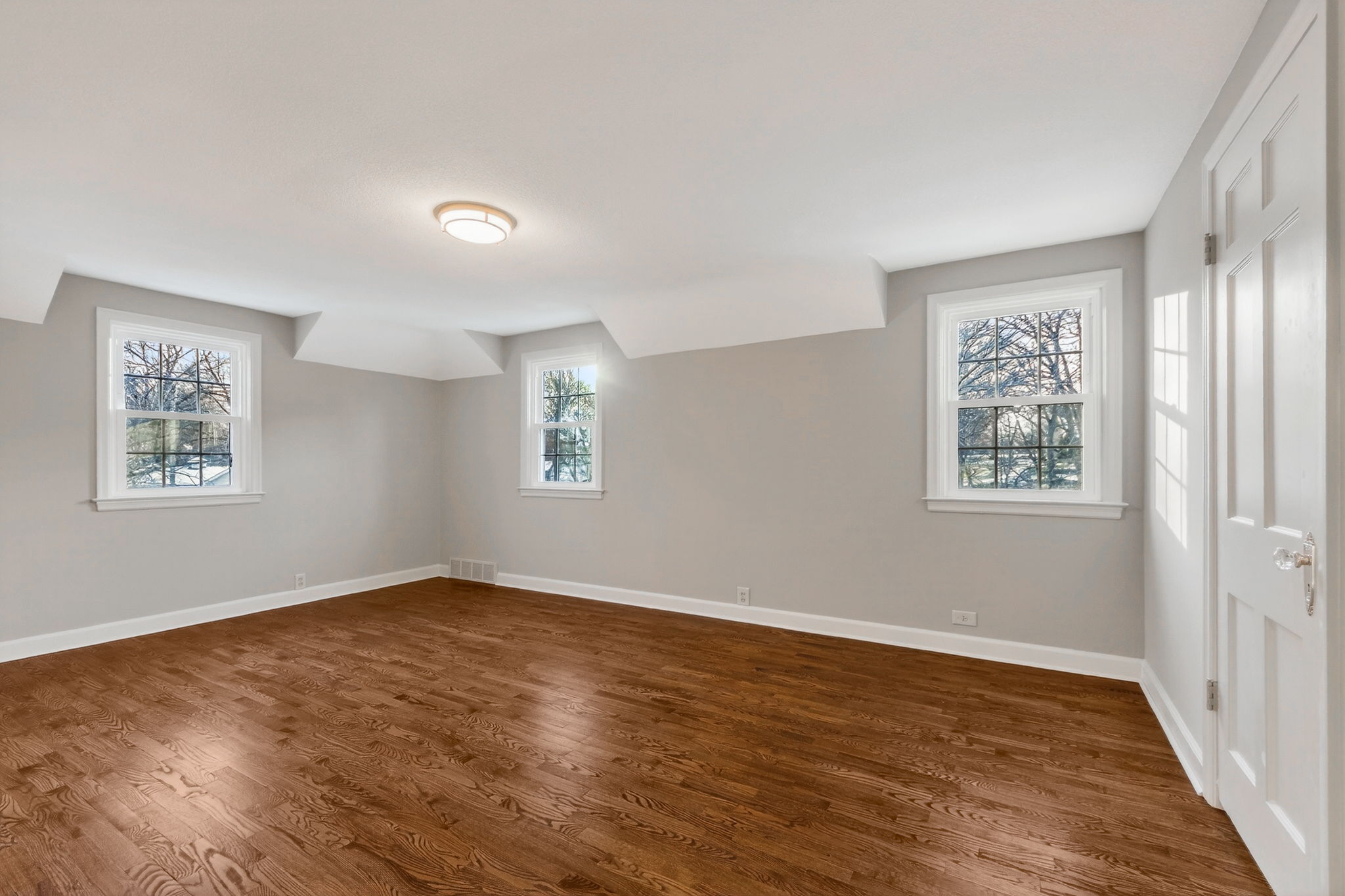 900 NE Barnes Ave-036