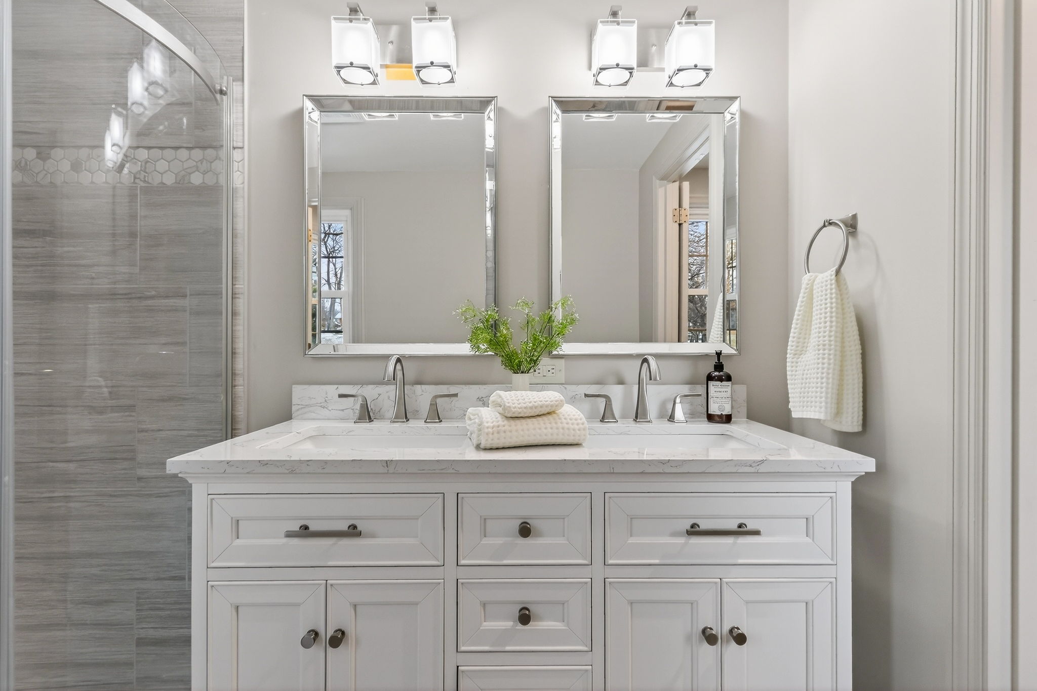 900 NE Barnes Ave-041