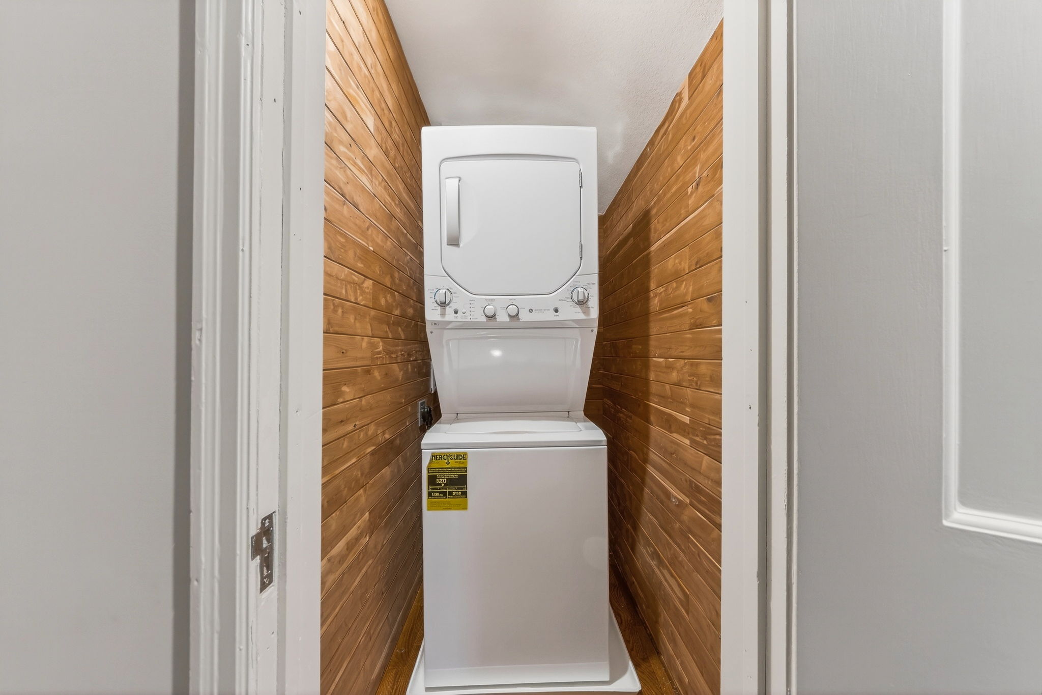 900 NE Barnes Ave-053