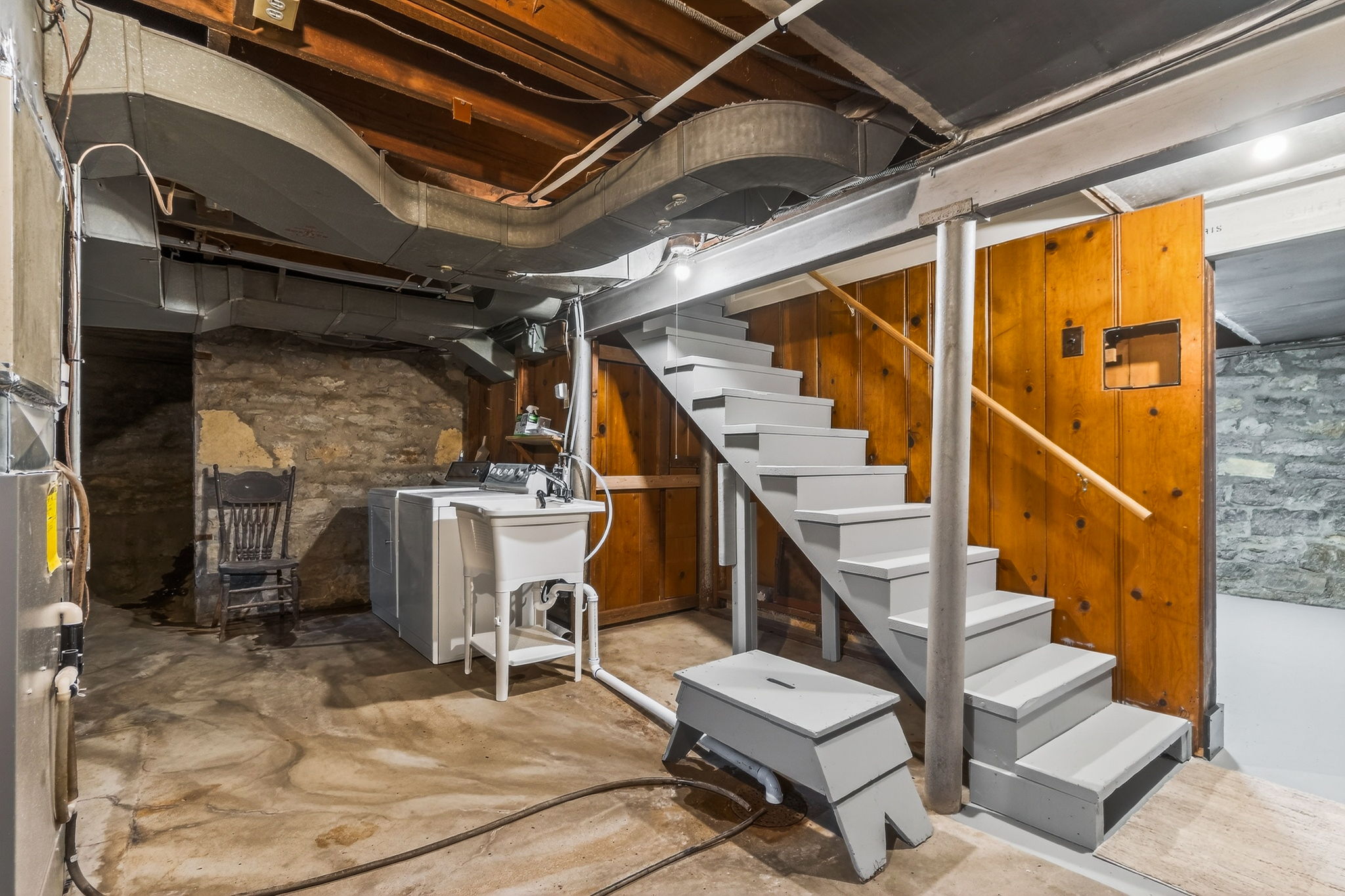 900 NE Barnes Ave-055