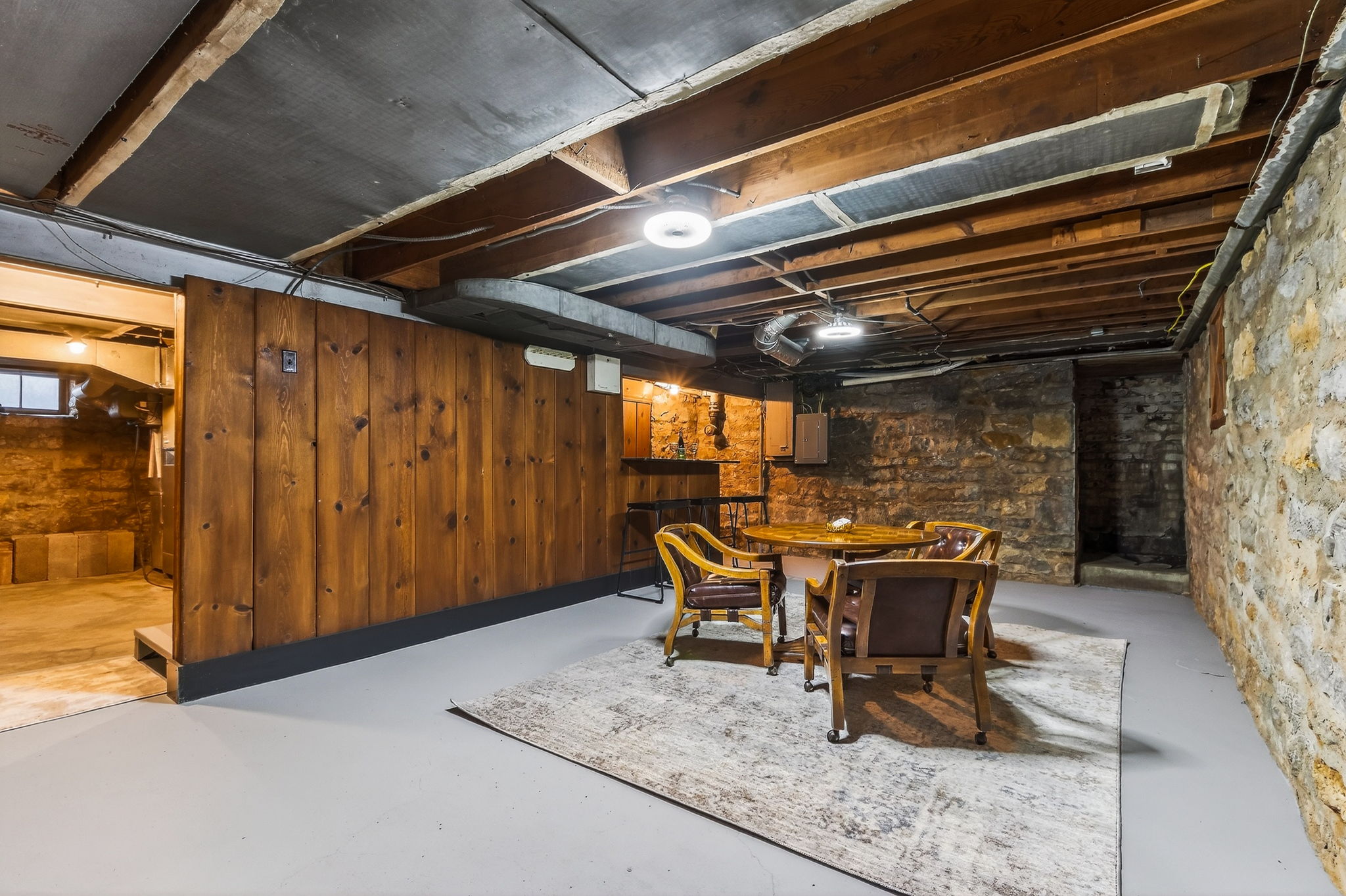 900 NE Barnes Ave-057