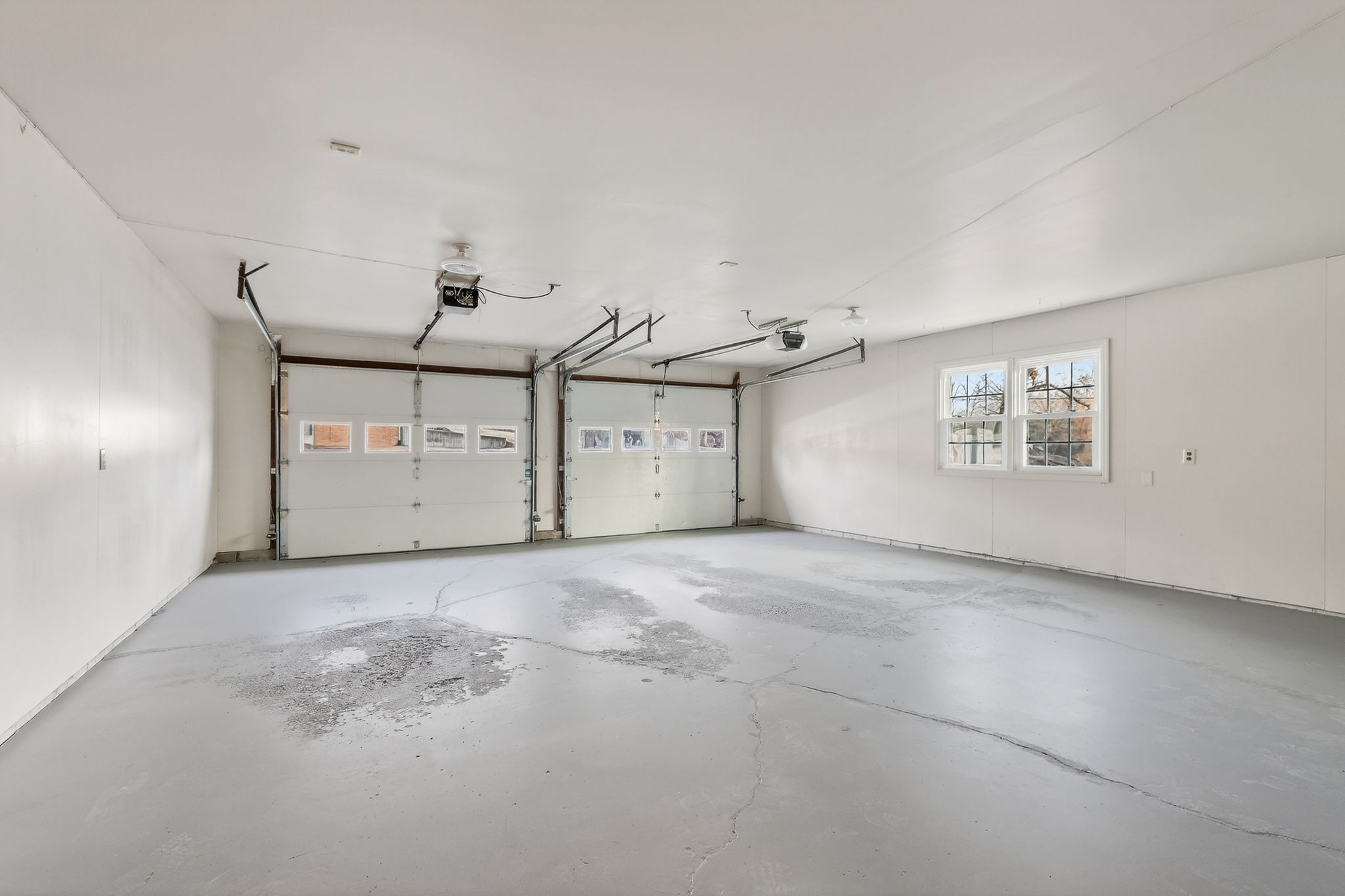 900 NE Barnes Ave-060