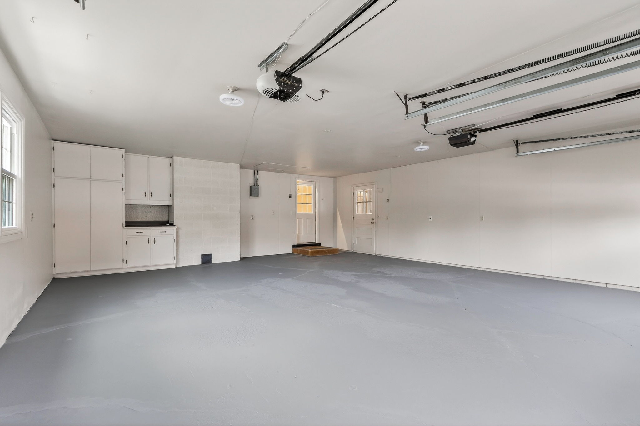 900 NE Barnes Ave-061