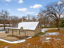 900 NE Barnes Ave-003