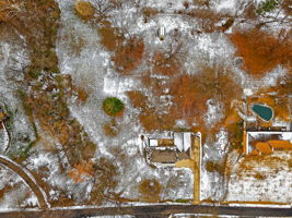 900 NE Barnes Ave-010