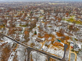 900 NE Barnes Ave-011