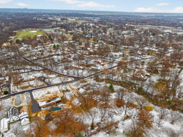 900 NE Barnes Ave-013