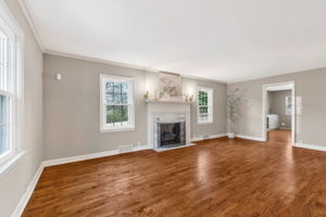 900 NE Barnes Ave-018