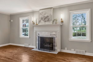 900 NE Barnes Ave-019