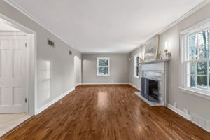 900 NE Barnes Ave-020