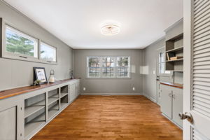 900 NE Barnes Ave-021