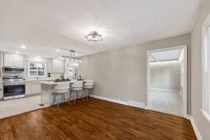 900 NE Barnes Ave-025