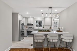 900 NE Barnes Ave-027