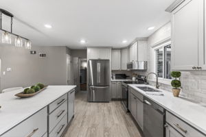 900 NE Barnes Ave-029