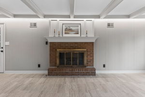 900 NE Barnes Ave-033