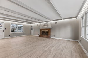 900 NE Barnes Ave-034