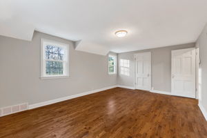 900 NE Barnes Ave-037