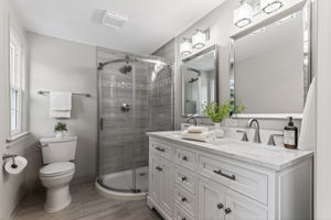 900 NE Barnes Ave-040