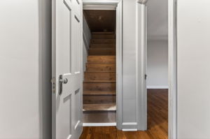 900 NE Barnes Ave-045