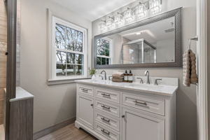 900 NE Barnes Ave-047