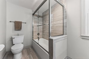 900 NE Barnes Ave-048