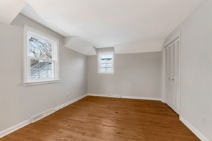 900 NE Barnes Ave-049