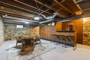 900 NE Barnes Ave-058