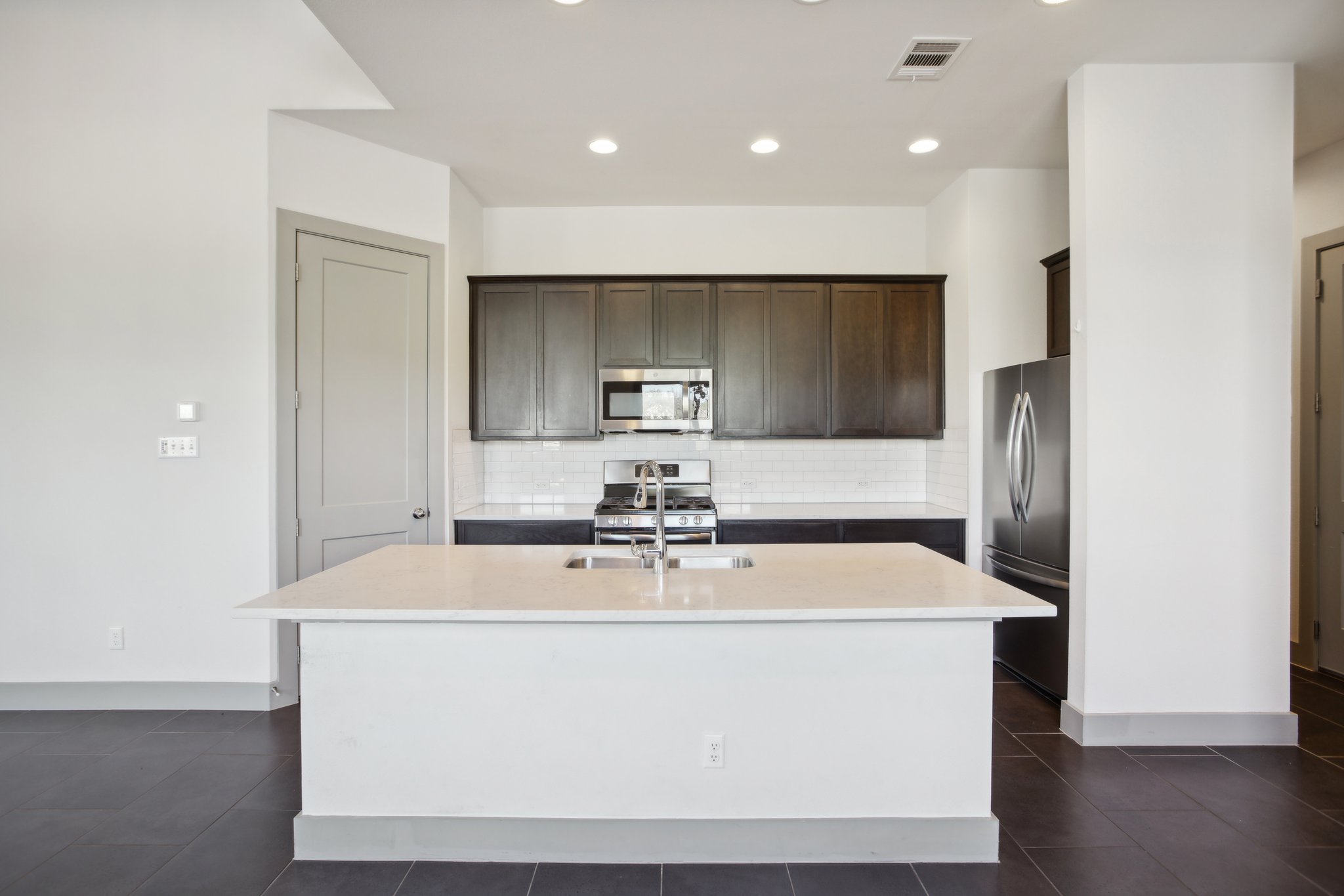 Old Mill Rd 25-013.jpg