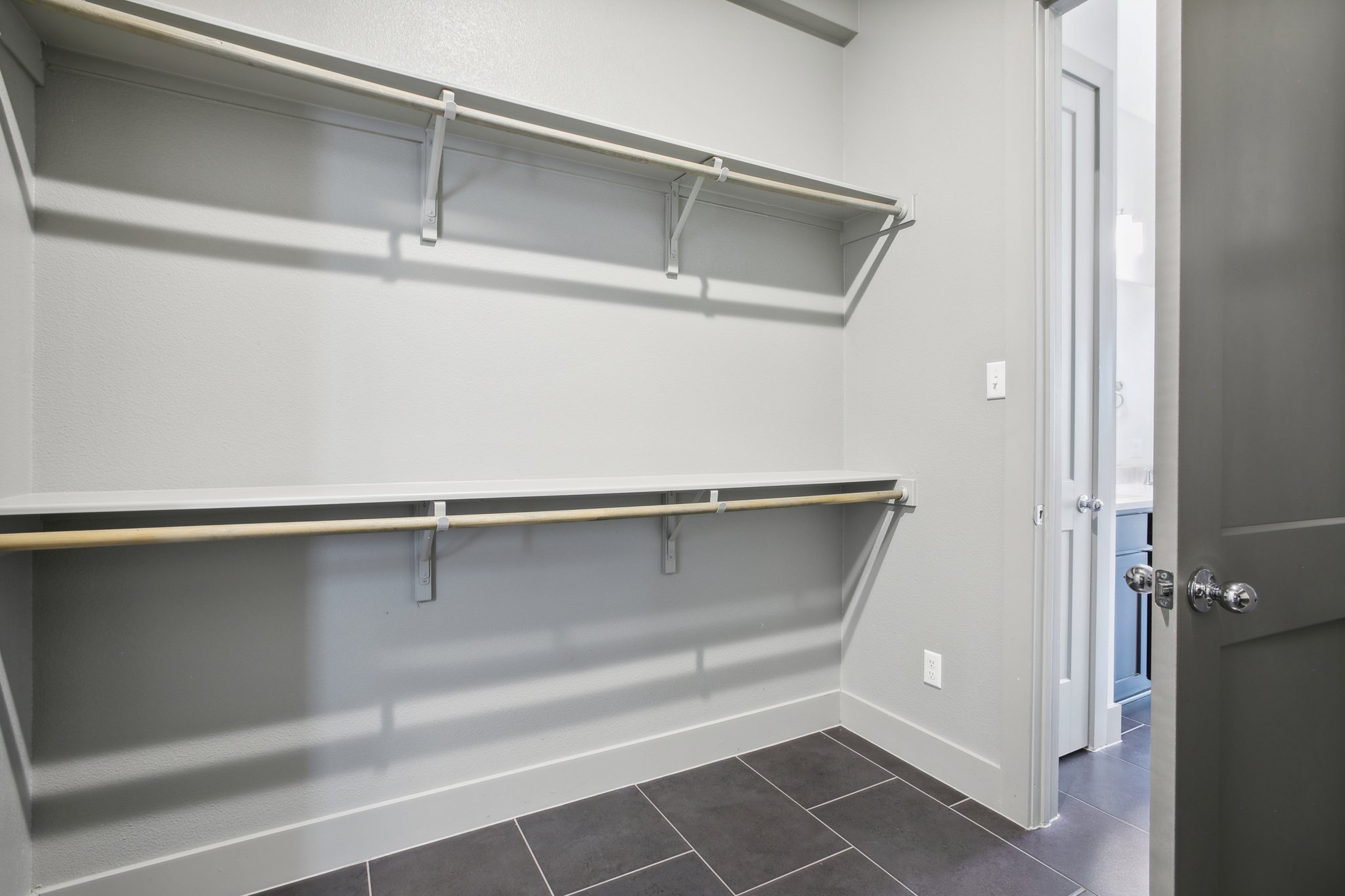 Old Mill Rd 25-038.jpg