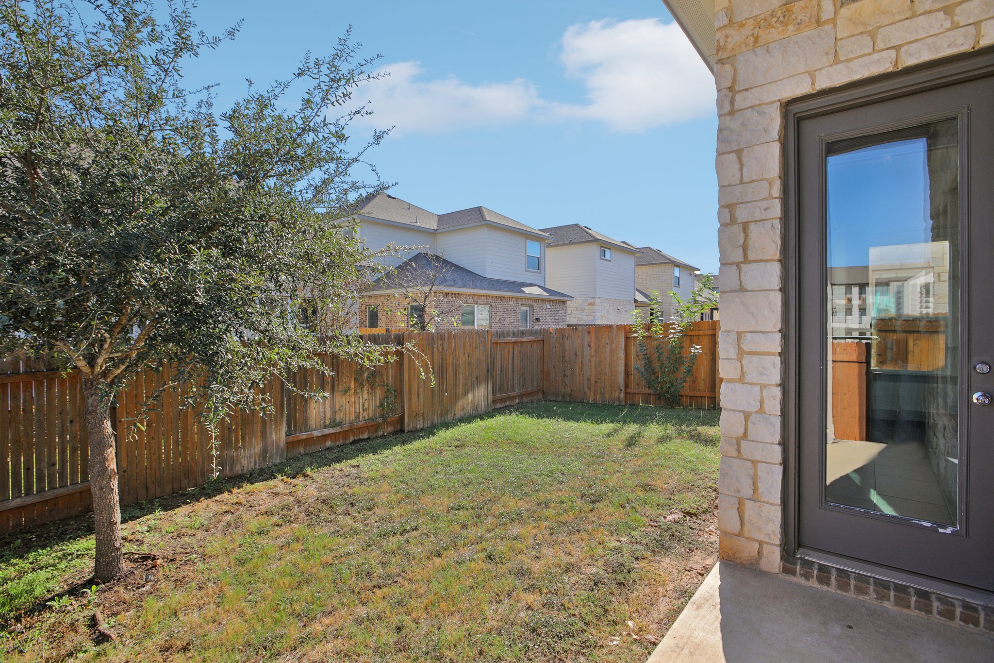 Old Mill Rd 25-045.jpg