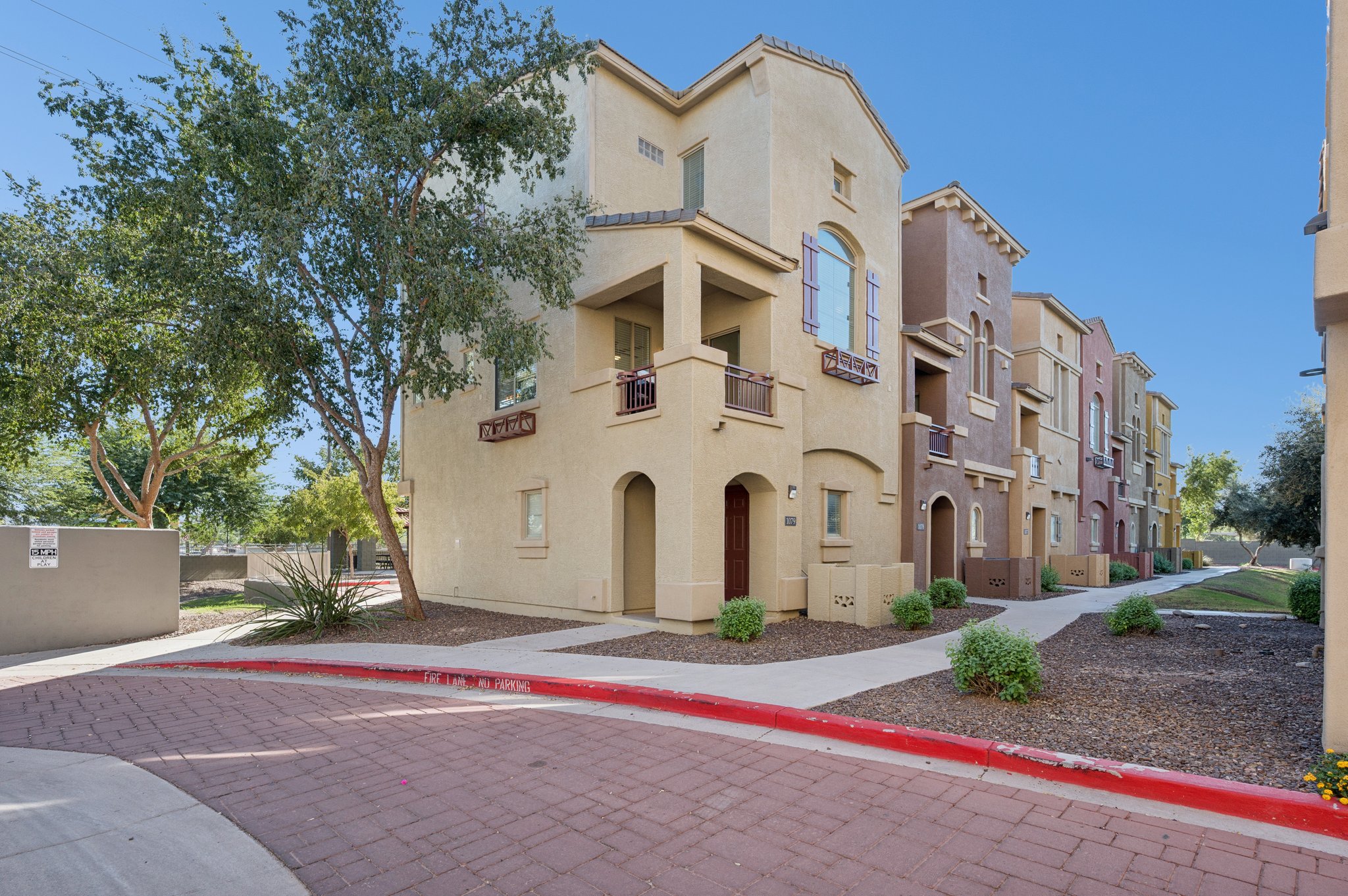 900 S 94th St 1079 - 001.jpg