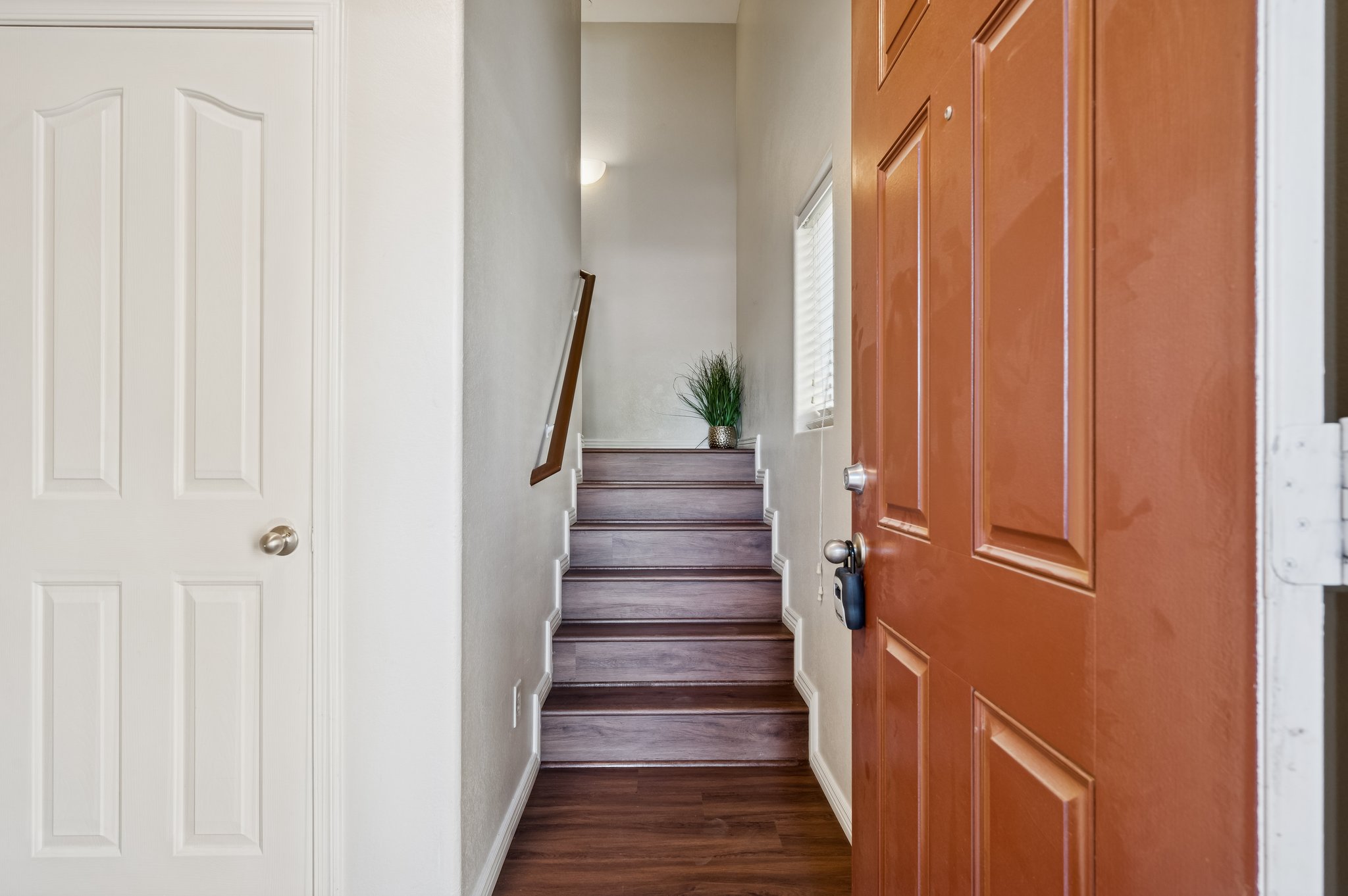 900 S 94th St 1079 - 003.jpg