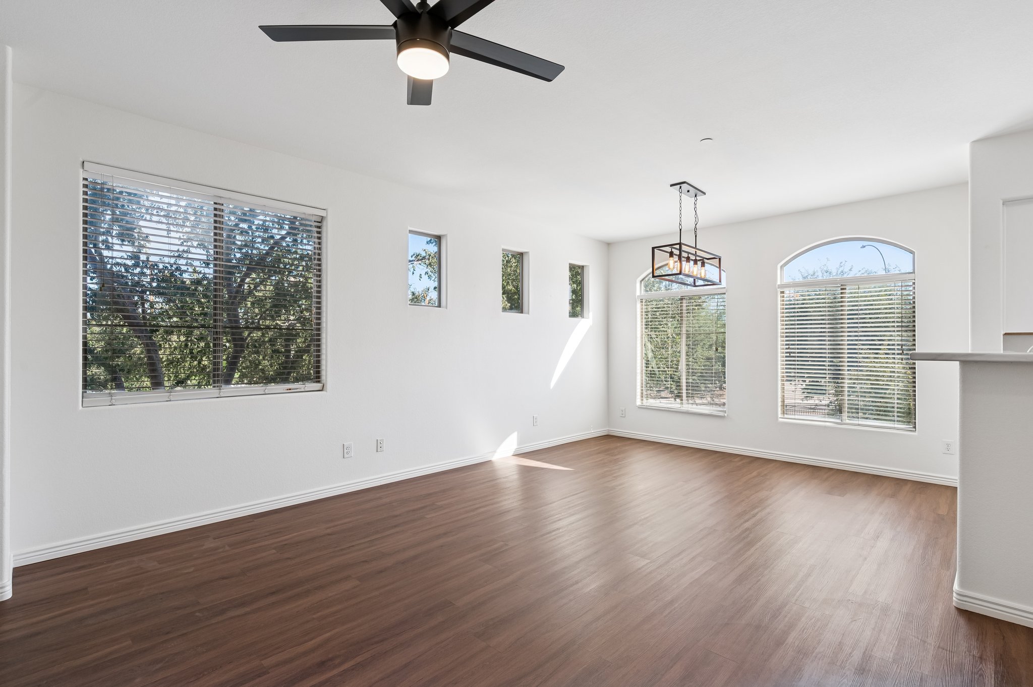 900 S 94th St 1079 - 004.jpg