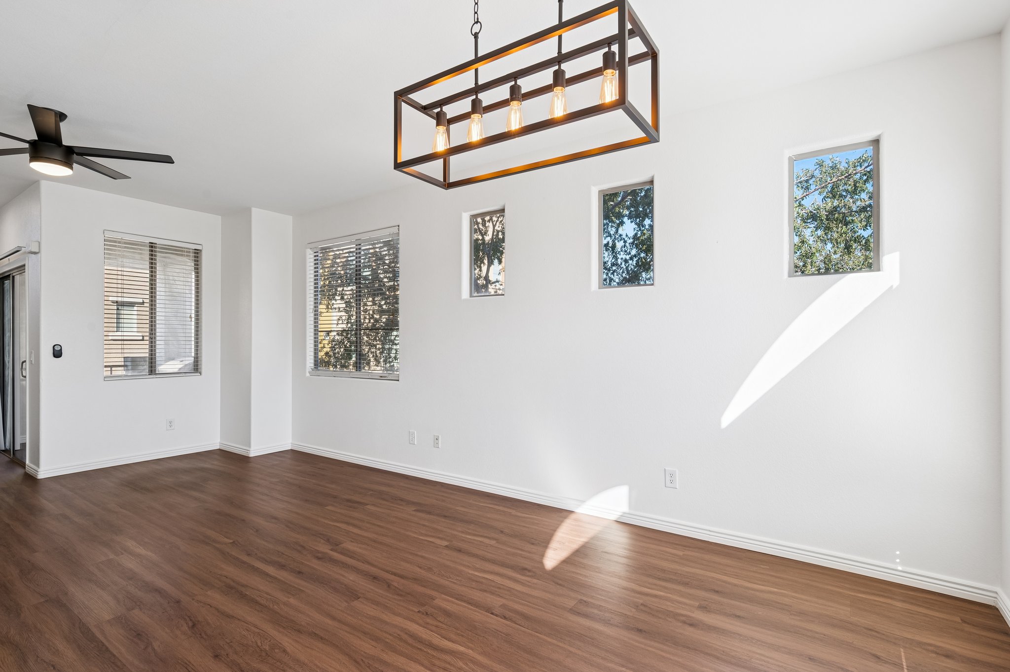 900 S 94th St 1079 - 006.jpg