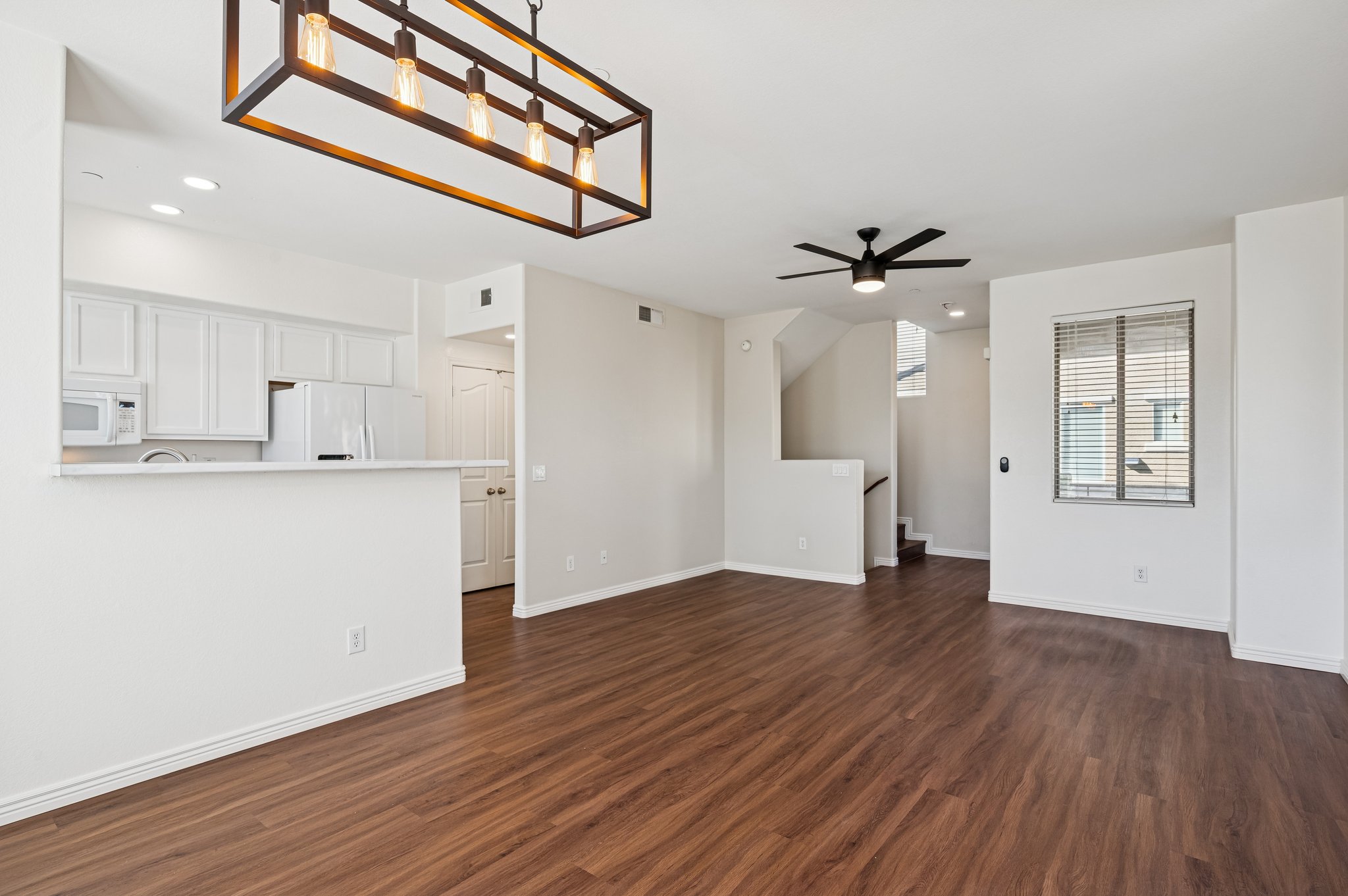 900 S 94th St 1079 - 007.jpg