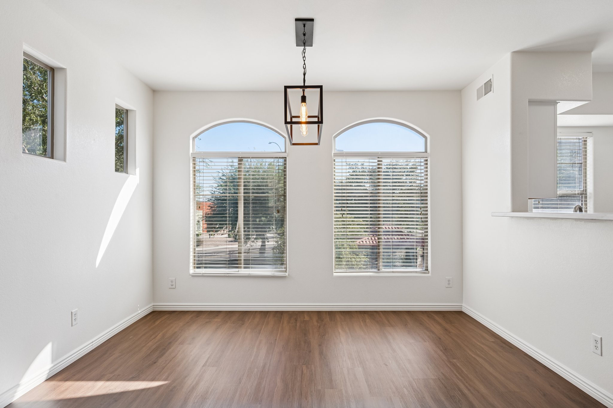 900 S 94th St 1079 - 008.jpg