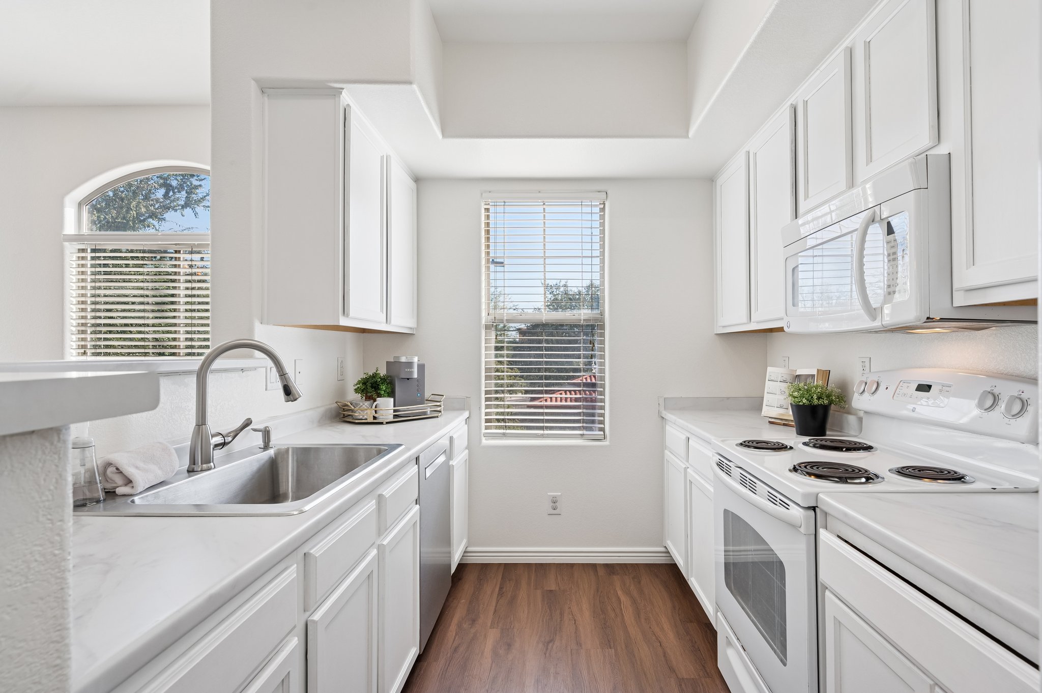 900 S 94th St 1079 - 010.jpg