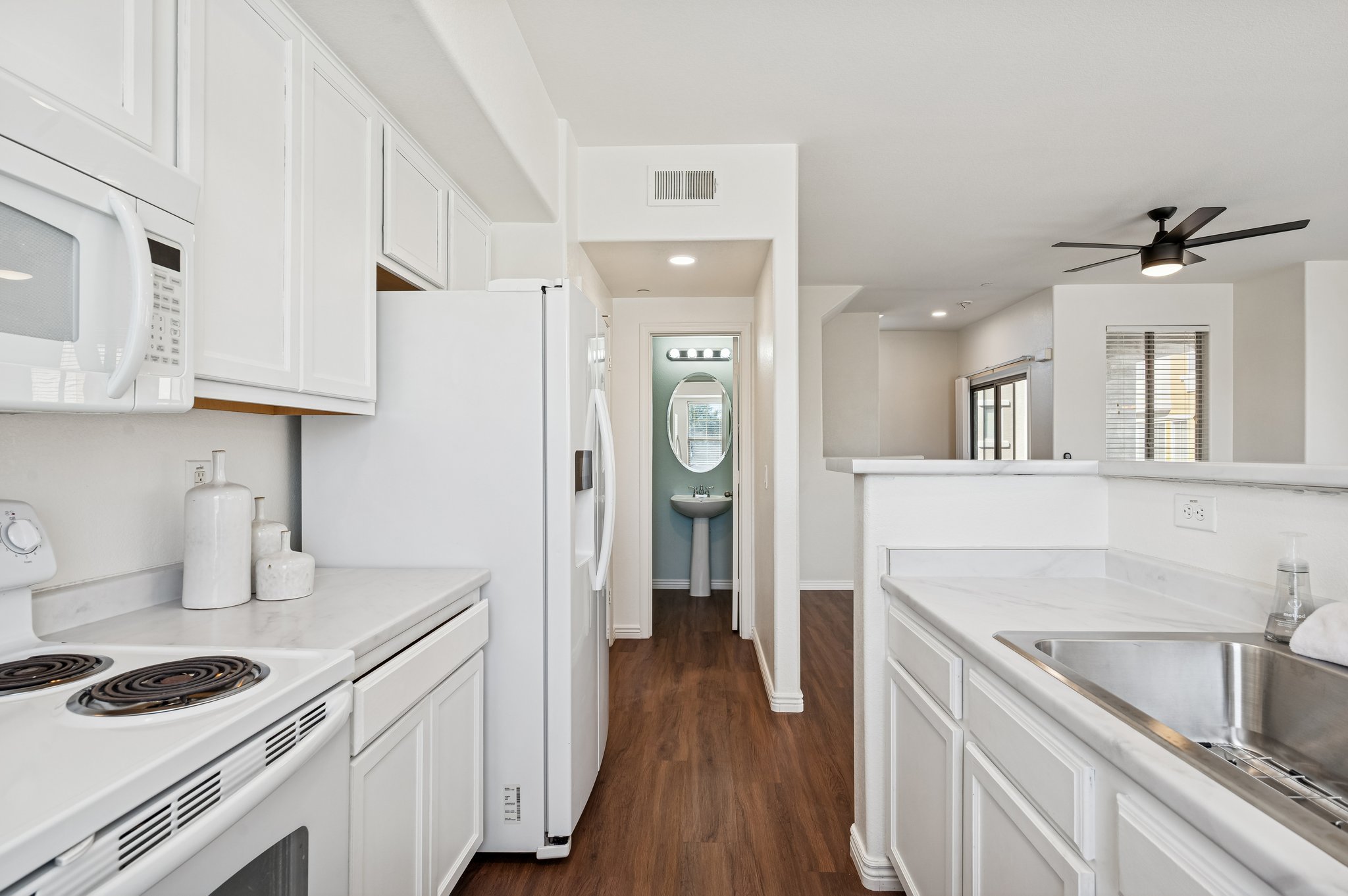 900 S 94th St 1079 - 011.jpg