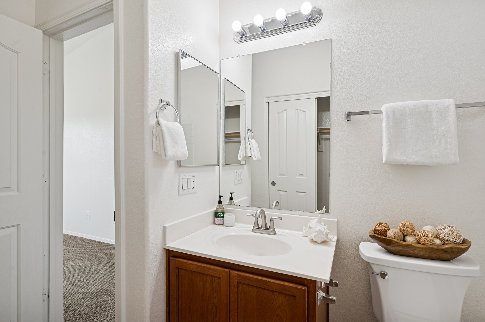 900 S 94th St 1079 - 014.jpg